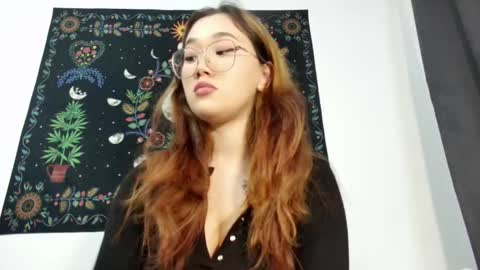 Snapshot of jennatyan chatting on September 19, 1:37 pm JENNA online show from September 19, 1:37 pm