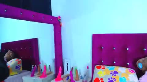 jenn online show from September 27, 7:06 am