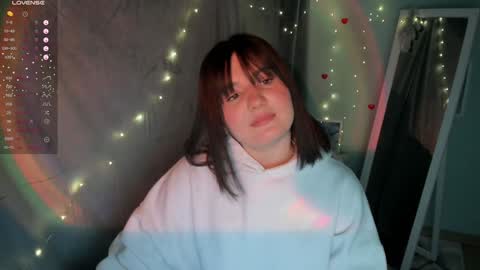 Snapshot of jennie_berry chatting on February 4, 10:34 pm Jennie online show from February 4, 10:34 pm