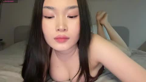 jennie_yung online show from April 1, 12:33 am