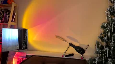 jennies_body online show from January 17, 10:46 am