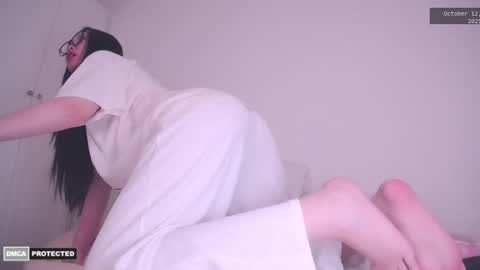 jennieyogi online show from October 12, 10:52 am