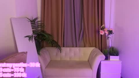 Jennifer online show from June 7, 2:33 pm