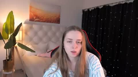 Jennifer online show from July 1, 6:27 pm