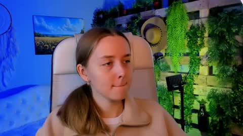 Jennifer online show from October 6, 9:38 am