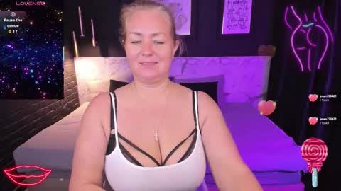 Jennifer online show from October 30, 3:01 pm