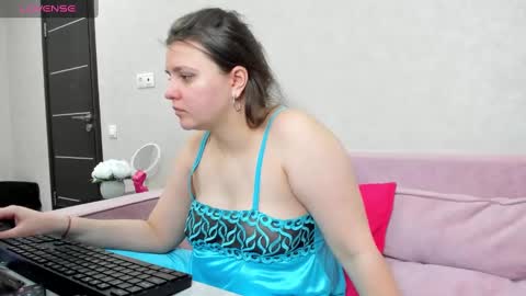 Snapshot of jenny_jimmy chatting on February 25, 4:46 am Jenny online show from February 25, 4:46 am