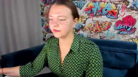 Snapshot of jenny_jimmy chatting on September 14, 11:50 pm Jenny online show from September 14, 11:50 pm