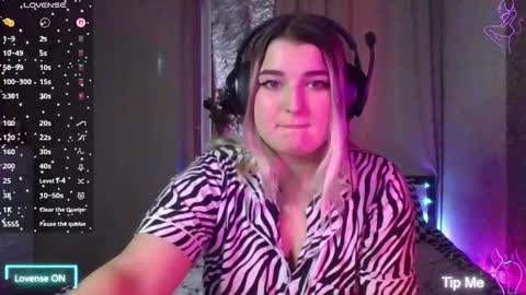 jenny_smitx online show from November 3, 6:14 am