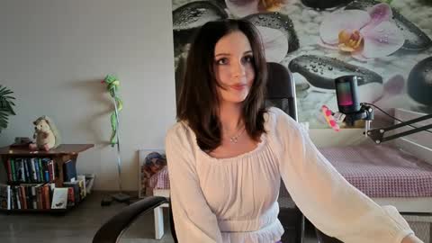 jennycutey online show from February 1, 3:25 am