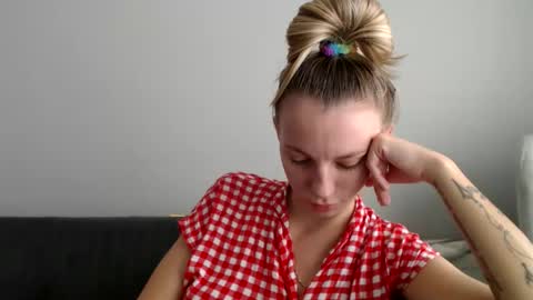 jennyfrost online show from November 11, 12:18 pm