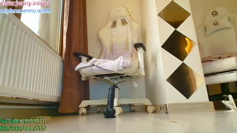 infamous blondiechloe.             Jennyjennywildd online show from February 7, 7:22 am