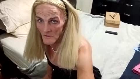 jennywomacks online show from August 4, 1:12 am