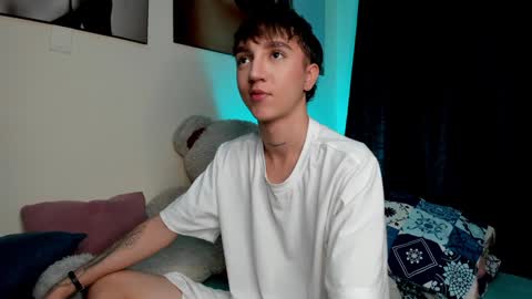 Snapshot of jeremy_salvatore_ chatting on December 24, 8:00 am jero independent model online show from December 24, 8:00 am