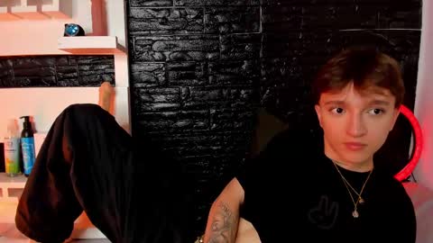 Snapshot of jeremy_salvatore_ chatting on March 6, 1:48 am jero independent model online show from March 6, 1:48 am