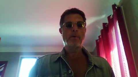 jerflor online show from April 5, 11:40 am