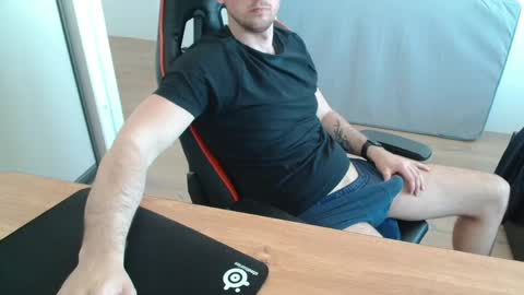 Boy likes daddies online show from April 18, 12:07 pm