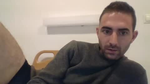 Snapshot of jeropa5476 chatting on December 7, 5:15 pm jeropa5476 online show from December 7, 5:15 pm