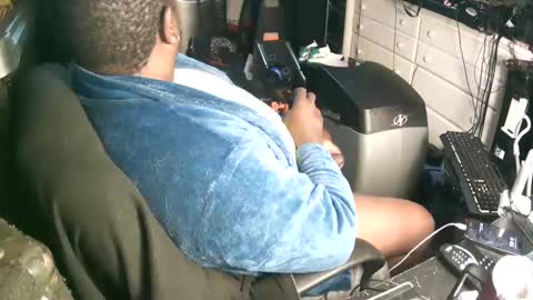 Snapshot of jerry0827 chatting on December 7, 9:44 am jerry johnson online show from December 7, 9:44 am