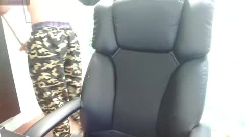 Snapshot of jerrycurb chatting on January 18, 12:35 am lupo online show from January 18, 12:35 am