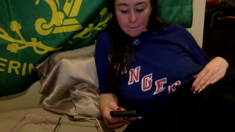 Snapshot of jerseydevl chatting on December 9, 3:18 am the jersey devil online show from December 9, 3:18 am