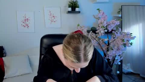 jes_solar online show from September 27, 11:41 am