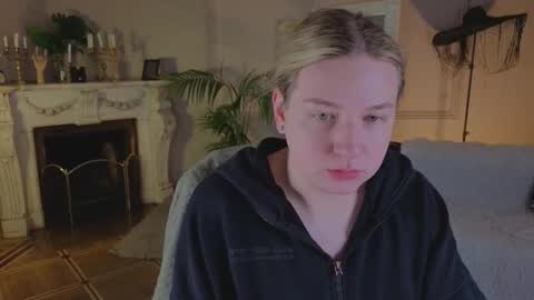 jes_solar online show from September 25, 11:39 am