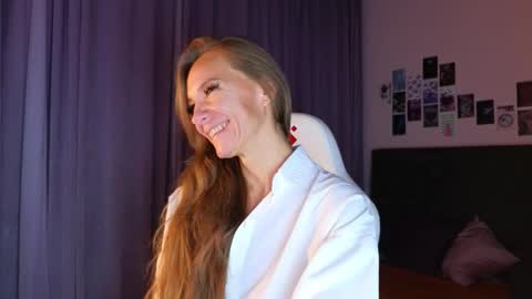 Snapshot of jesica_moon_peachy chatting on September 18, 1:31 am jesica_moon_peachy online show from September 18, 1:31 am