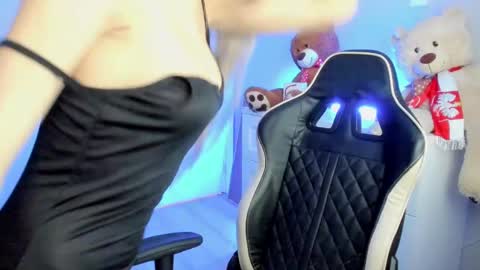 jess1ca_rabb1t online show from December 11, 6:36 am