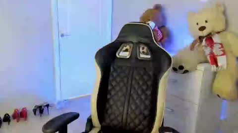 jess1ca_rabb1t online show from January 19, 1:44 pm