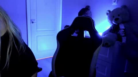 jess1ca_rabb1t online show from December 13, 1:12 pm