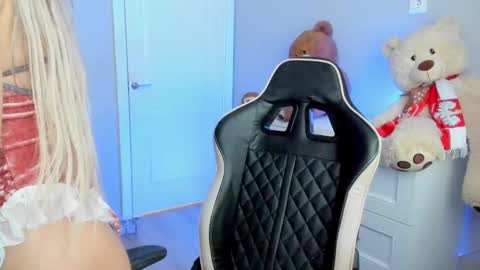 jess1ca_rabb1t online show from December 17, 5:51 am