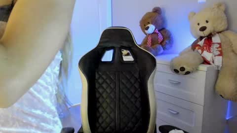 jess1ca_rabb1t online show from January 25, 2:47 pm