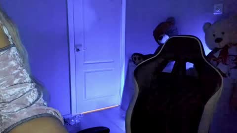 jess1ca_rabb1t online show from January 25, 11:44 am