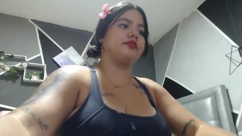 Snapshot of jess_beauty chatting on January 19, 2:57 am jess beauty online show from January 19, 2:57 am