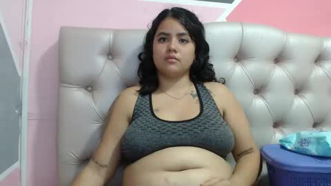 Snapshot of jess_beauty chatting on December 11, 3:02 am jess beauty online show from December 11, 3:02 am
