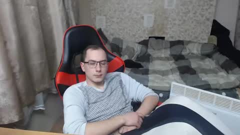 Snapshot of jess_nest chatting on February 15, 12:59 am Jess online show from February 15, 12:59 am
