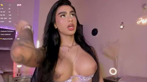 itsjesscollen online show from November 8, 7:00 am