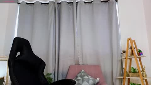 bella  adams online show from February 21, 3:10 pm