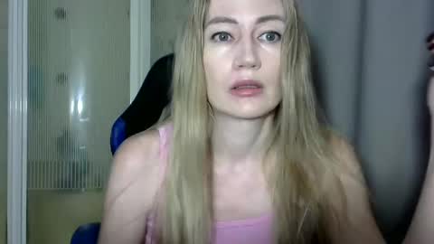 JessFox1 online show from December 30, 10:01 pm