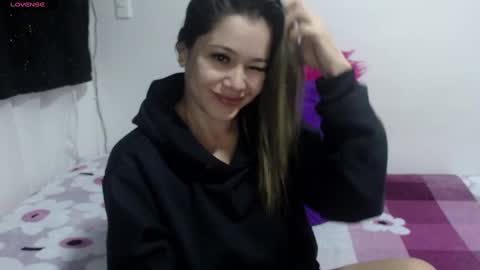 Snapshot of jessi_robertss chatting on February 13, 11:17 am jessica online show from February 13, 11:17 am