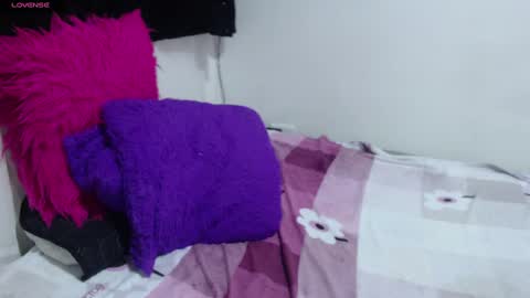Snapshot of jessi_robertss chatting on February 28, 10:28 pm jessica online show from February 28, 10:28 pm