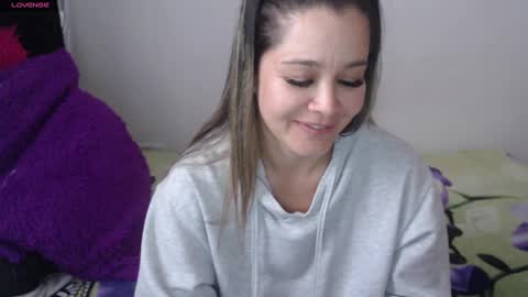 Snapshot of jessi_robertss chatting on March 3, 6:35 pm jessica online show from March 3, 6:35 pm
