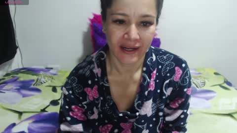 Snapshot of jessi_robertss chatting on February 3, 10:58 am jessica online show from February 3, 10:58 am