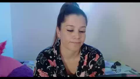 Snapshot of jessi_robertss chatting on September 16, 1:51 am jessica online show from September 16, 1:51 am