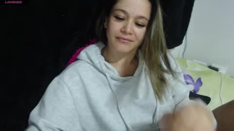 Snapshot of jessi_robertss chatting on March 4, 12:39 am jessica online show from March 4, 12:39 am