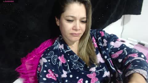 Snapshot of jessi_robertss chatting on March 6, 1:05 am jessica online show from March 6, 1:05 am