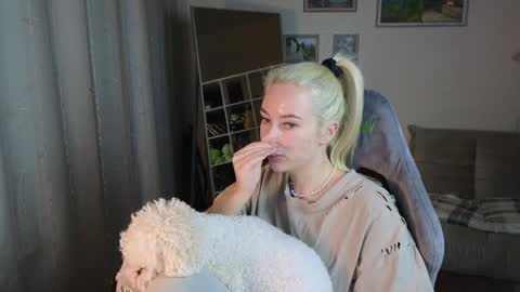 Snapshot of jessica_hanson chatting on January 25, 6:55 am Jessy online show from January 25, 6:55 am