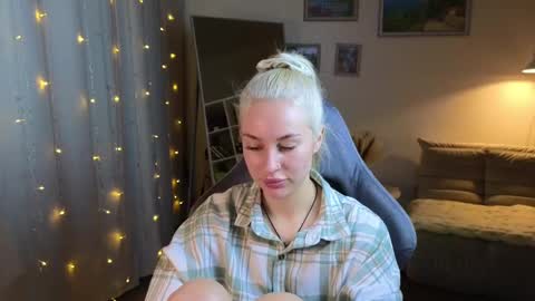 Snapshot of jessica_hanson chatting on December 20, 6:13 pm Jessy online show from December 20, 6:13 pm