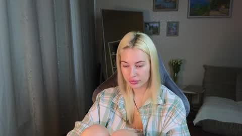 Snapshot of jessica_hanson chatting on February 8, 6:54 am Jessy online show from February 8, 6:54 am